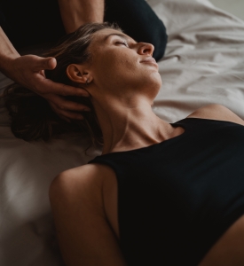 Comment soulager la nuque durablement : aller au-delà de la douleur